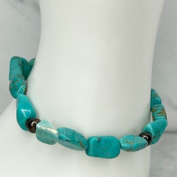 Faux Turquoise and Silver Tone Beaded Stretch Bracelet - Picture 4 of 6